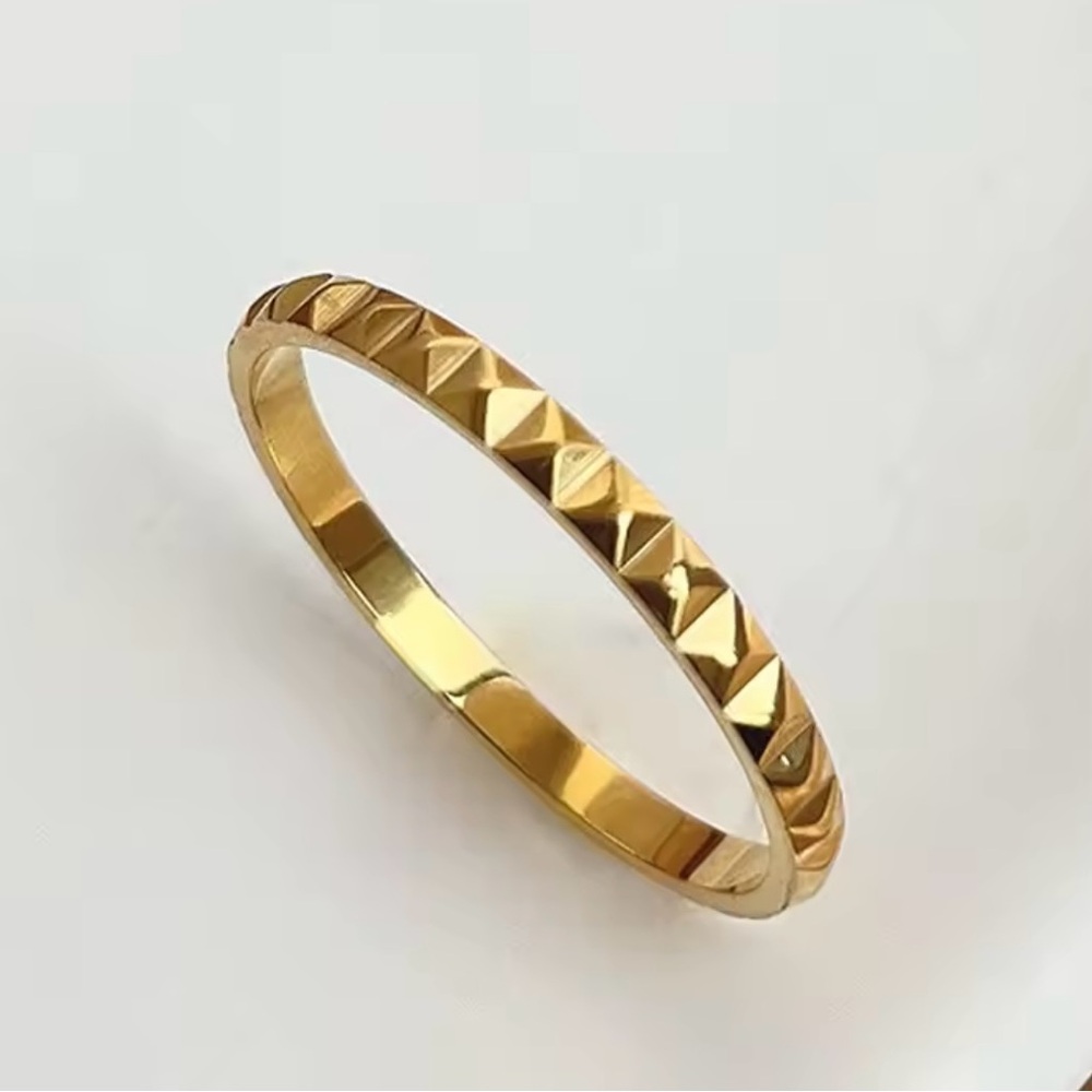 18k Real Yellow Gold Plated Stainless Steel Pyramid Studded 1.5mm tBand